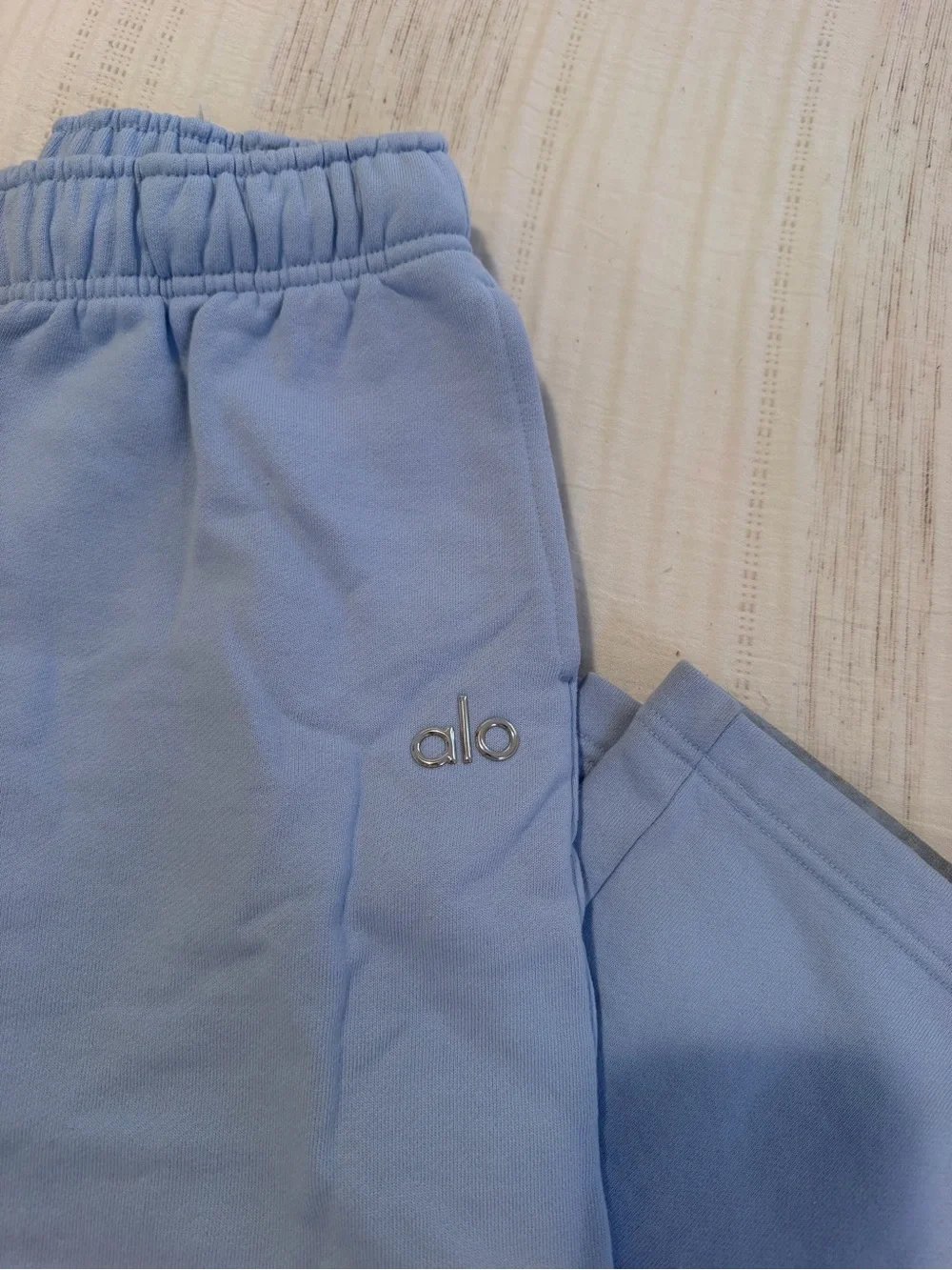 ALO Yoga Seashell straight leg sweatpants